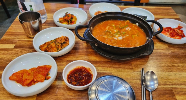  비오는 날 먹는 참치김치찌개 반찬은 부침개