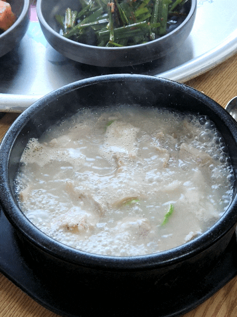 진주 하대동 사천형제국밥 - 뽀얀 국물 돼지국밥
