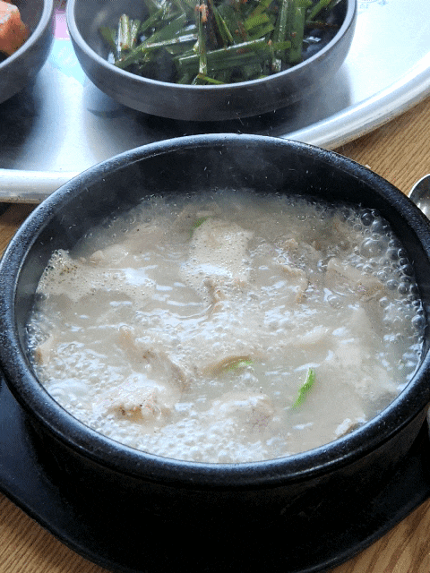  진주 하대동 사천형제국밥 - 뽀얀 국물 돼지국밥