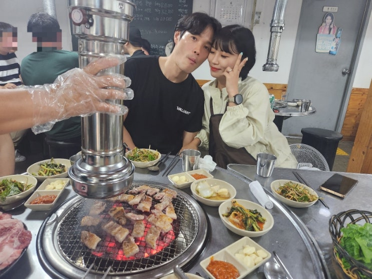 구로역 고깃집 추천 노포느낌의 숯불고기 가성비 맛집! 생삼겹살과 목살이 있고 신도림역 친구의 단골 맛집 새마을정육점식당 구로역 고깃집 추천 노포느낌의 숯불고기 가성비 맛집! 생삼겹살과 목살이 있고 신도림역 친구의 단골 맛집 새마을정육점식당