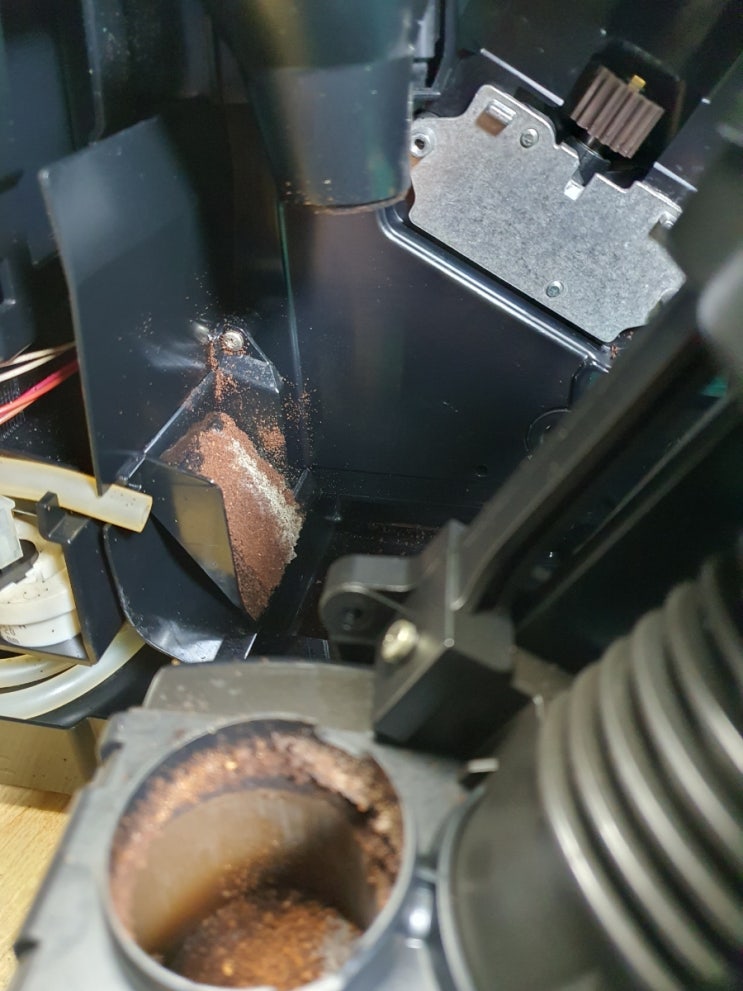 유라A1커피머신  구리스 떡칠된 기계 내부청소