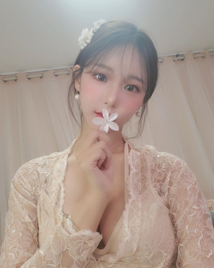 유튜버 겸 아프리카TV BJ 하루, 친구랑 처음 간 워터밤 근황 전해..."물총 아팠졍" 유튜버 겸 아프리카TV BJ 하루, 친구랑 처음 간 워터밤 근황 전해..."물총 아팠졍"