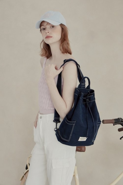  [질스튜어트:JILLSTUART] GELATO FEBRIC BAG 네이비 스티치 포인트 슬링백 겸 백팩 구매 후기-2