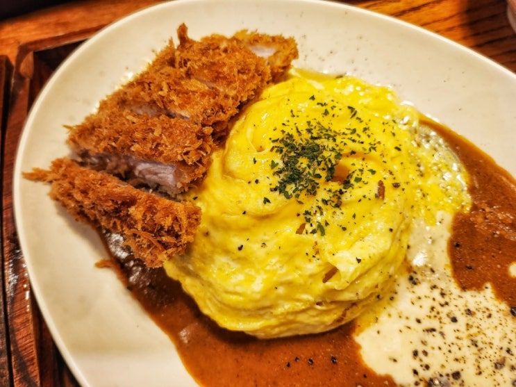  홍대입구역 맛집, 카츠업, 가성비 좋은 두툼한 존맛 등심돈까스