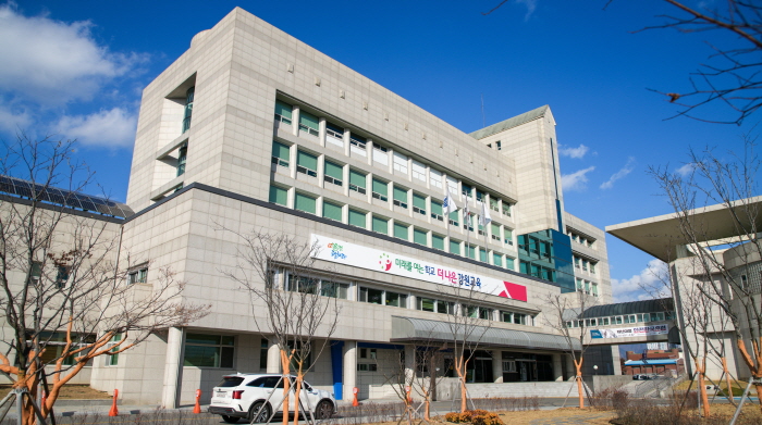 <b>신경호 교육감</b>, 강원도민-학부모-교육가족 심려 끼쳐 죄송