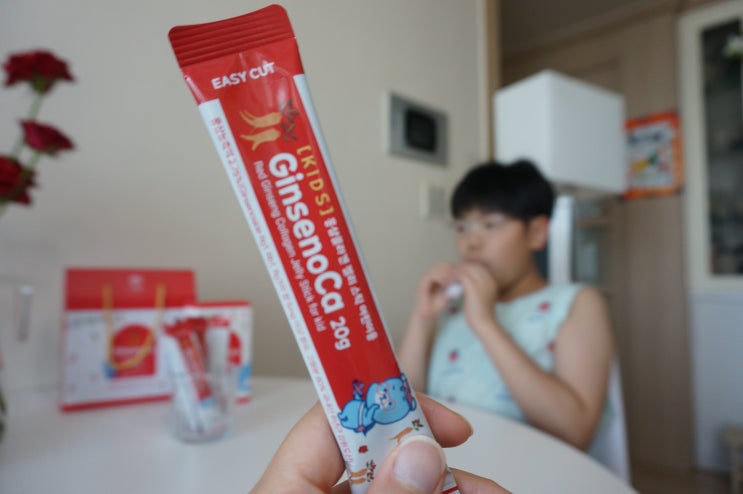  맛있어서 아이가 먼저 찾는 간편한 홍삼젤리스틱