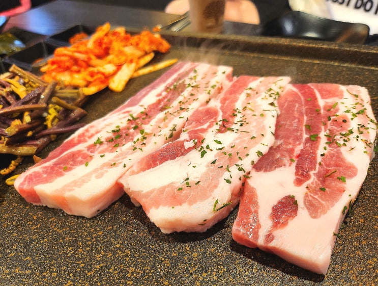  양주 덕계동 삼겹살 맛집 추천! 감칠맛 끝내주는 '발칙한김돼지네'