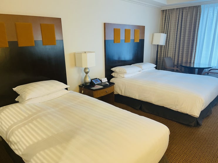 제주공항에서 가까운 5성급 호텔, 라마다프라자 제주호텔 스탠다드 트윈(한라산 뷰) 방 살펴보기