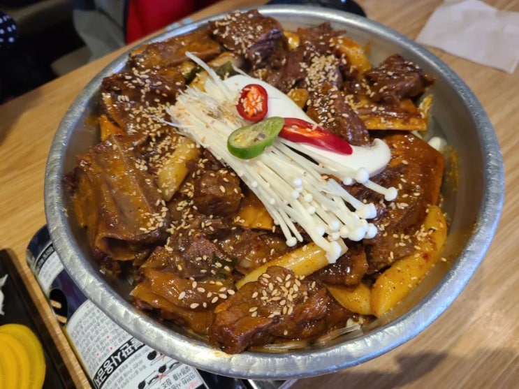  매콤 꾸덕한 크림소갈비찜이 맛있는 소신이쏘 신촌본점 내돈내산 신촌 맛집