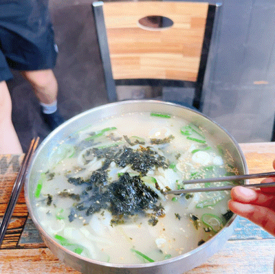  수원 연무동 칼국수는 홍두깨손칼국수!