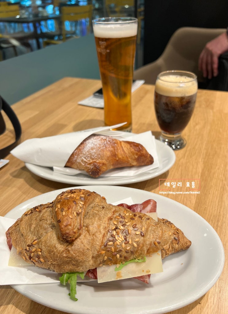  스위스 여행 취리히 공항 기차역 크로와상 맛집 카페 추천 : Caffè Spettacolo Flughafen Zürich