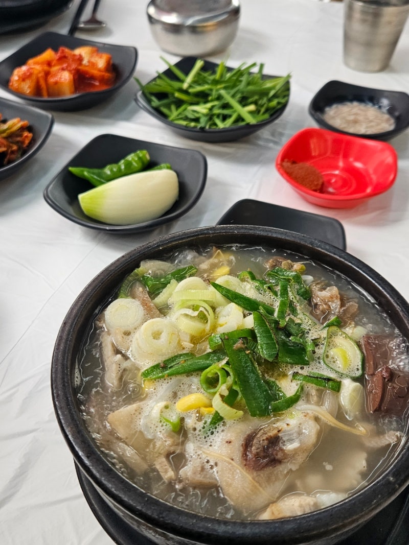 순천 내조국국밥 조례점 주차장넓고 옆에 커피숍 영수증가져가면 10% 할인됨