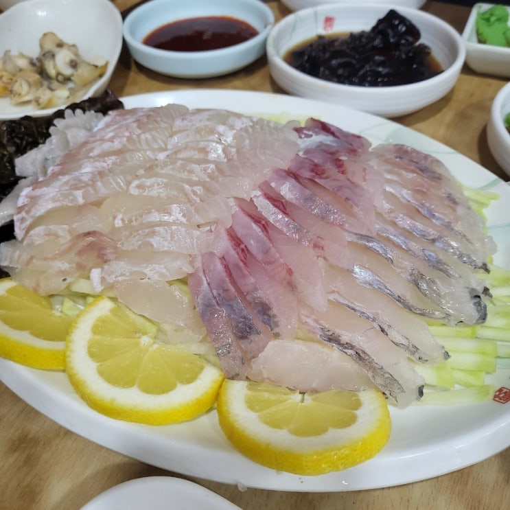 교동시장맛집 삼미횟집에서 푸짐한 한상 즐겼어요