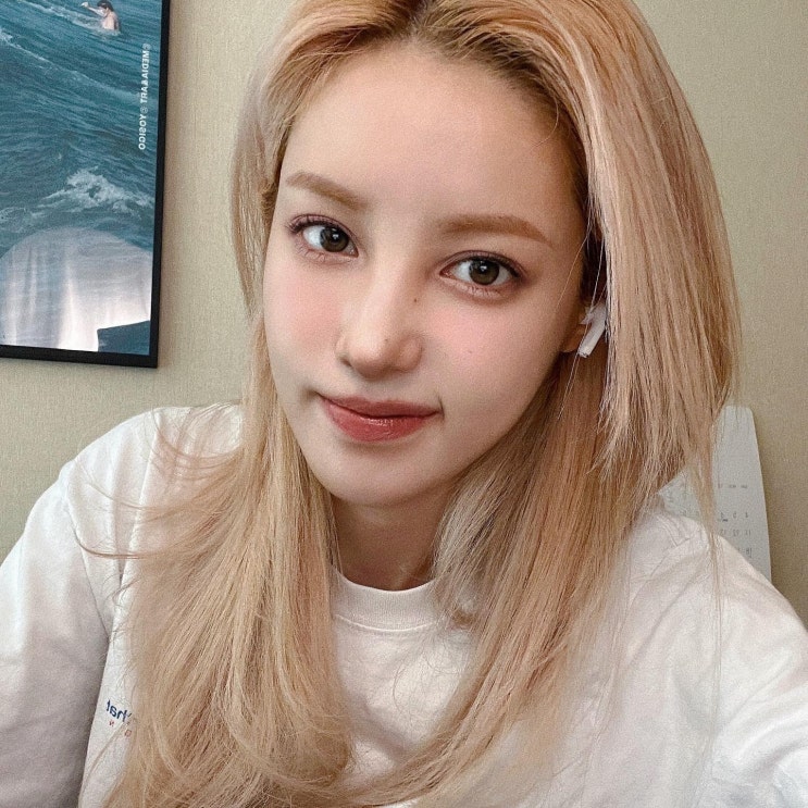 "마취가 풀리지 않는 듯한 느낌" 유튜버 유깻잎, 윤곽 수술 후 부작용 토로 "마취가 풀리지 않는 듯한 느낌" 유튜버 유깻잎, 윤곽 수술 후 부작용 토로