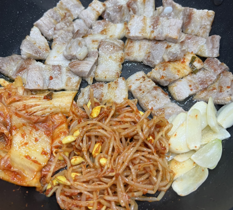  집에서 먹는 고기가 최고야