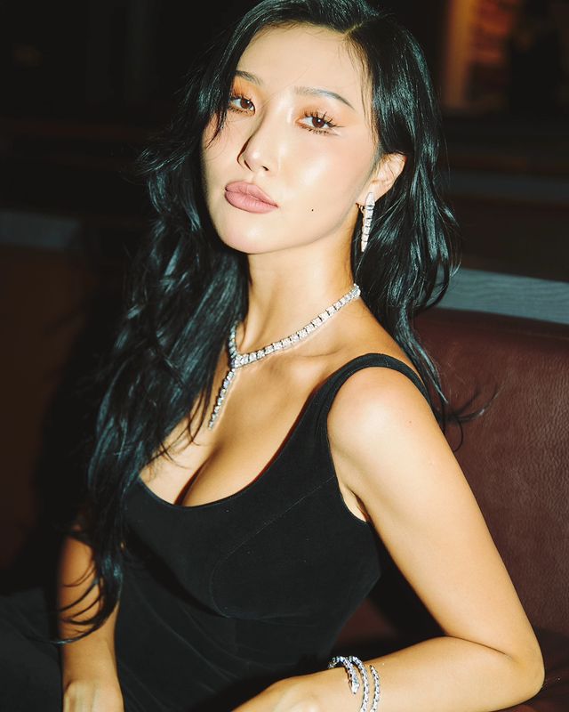 화사 열애 12살 연상 사업가 5년째 구질구질 질척이며 구애 누구 인생술집 화사 열애 12살 연상 사업가 5년째 구질구질 질척이며 구애 누구 인생술집