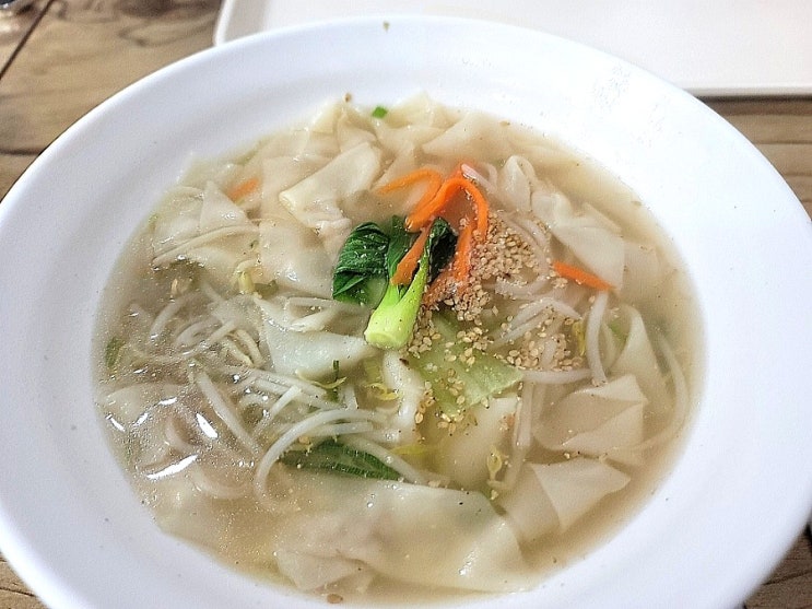  [신촌 맛집]부산완당, 부산밀면_구름을 떠먹는 느낌의 부산완당 연대 맛집