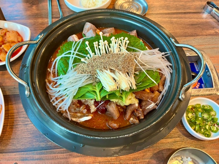  [송도/인천대입구역] 내돈내산 "청기와 감자탕 인천대역점" 모듬순대전골 리뷰