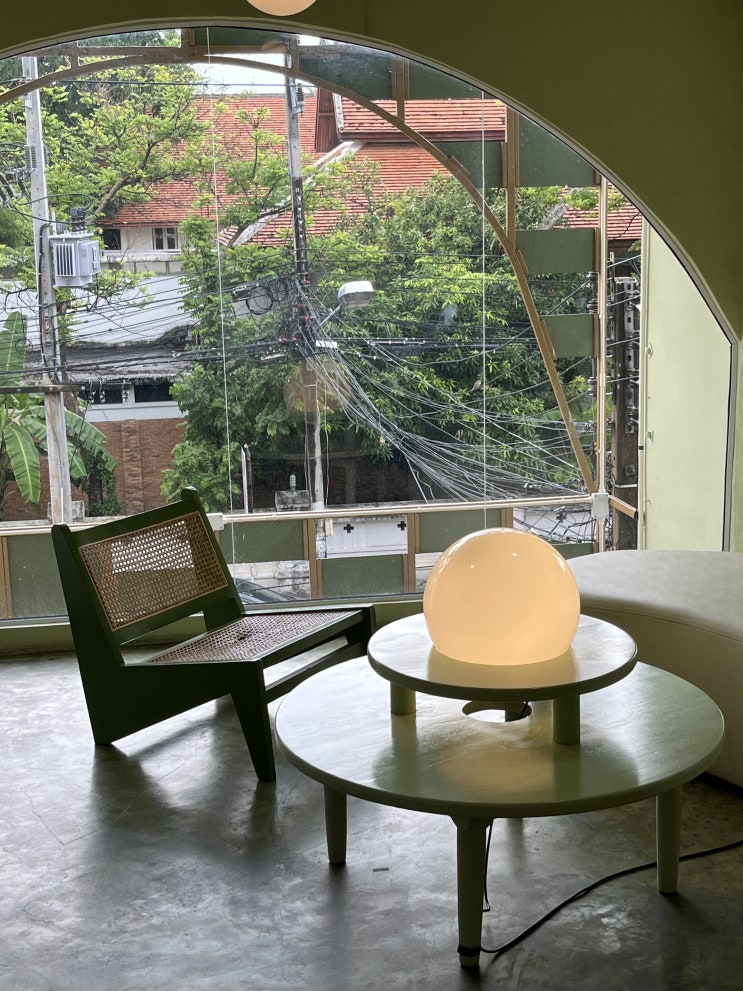  치앙마이디저트 치앙마이카페 민트색 내부 인테리어가 완전 취처였던 치앙마이올드타운카페 완디 Waan D