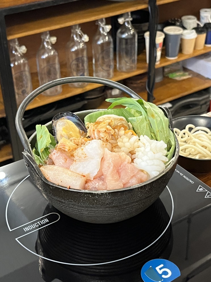  치앙마이샤브샤브 님만맛집 한식국물음식 당길 때 님만샤브샤브 포또 Potto Hot Pot พ๊อตโตะ