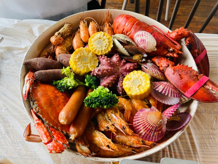  제주공항 근처 용두암 부근의 All-in-one 음식점, 더비치크랩(The beach crab) 제주공항점