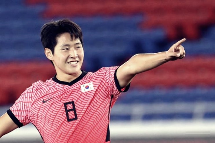  이강인, 세계 최고의 유망주로 주목 받는 초대형 천재 아이돌, 그의 성장 이야기