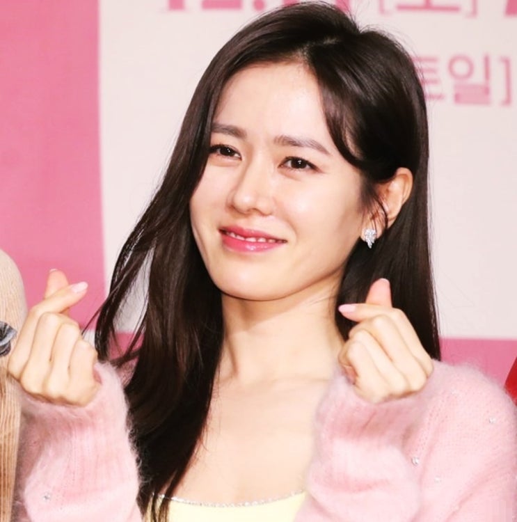  영화 속 반짝이는 별, 손예진의 매력을 만끽하는 방법