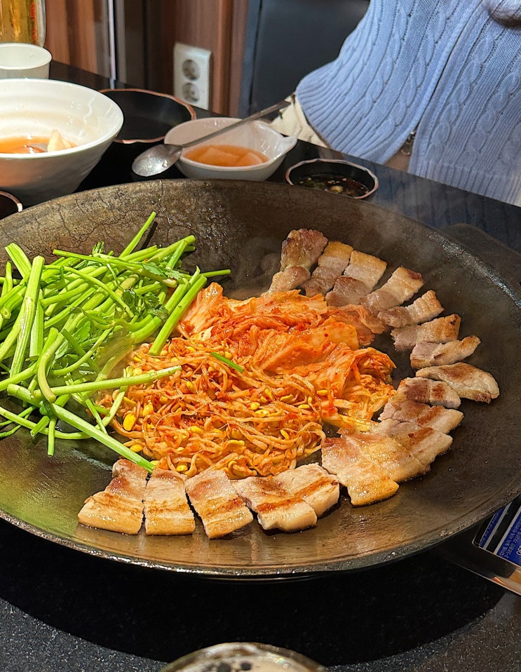 서울 송파 잠실새내 | 솥뚜껑에 구워 먹는 삼겹살 맛집 솥고집 내돈내산, 점심 메뉴 판매 직장인 점심 추천