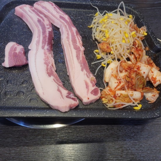  먹보집 1호점 양재 포이사거리 삼겹살과 부대찌개 가성비좋은 가게