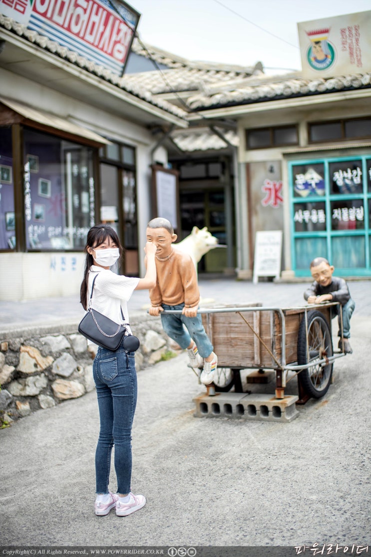 울산 장생포 고래 문화마을. 시간이 멈춘듯 한 옛 느낌의 장생포 고래 문화마을에 다녀 왔습니다. 입장료는 2천원!