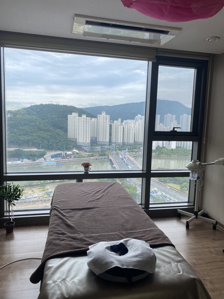 부산경락 받기 좋은 센텀 뷰가 보이는  민 에스테틱