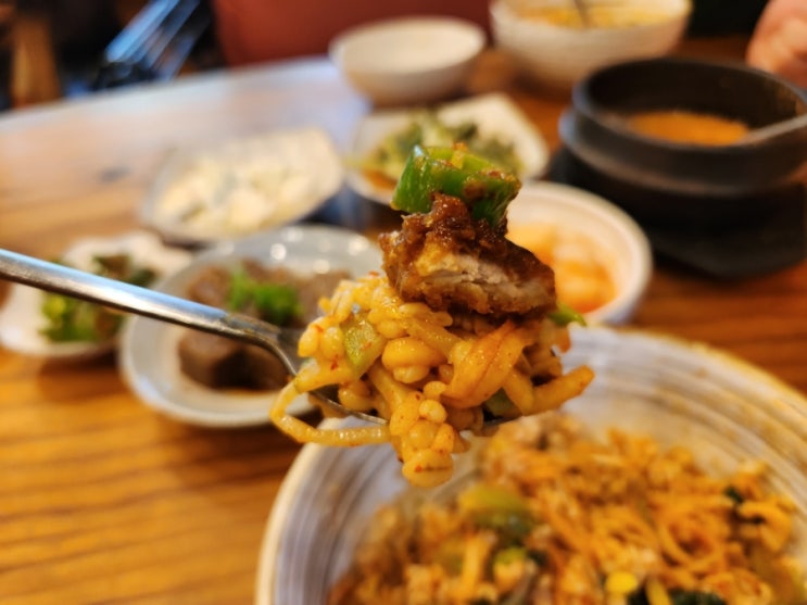 예산 사과나무, 보리밥과 돈까스를 삼합으로 (리솜스플라스맛집)