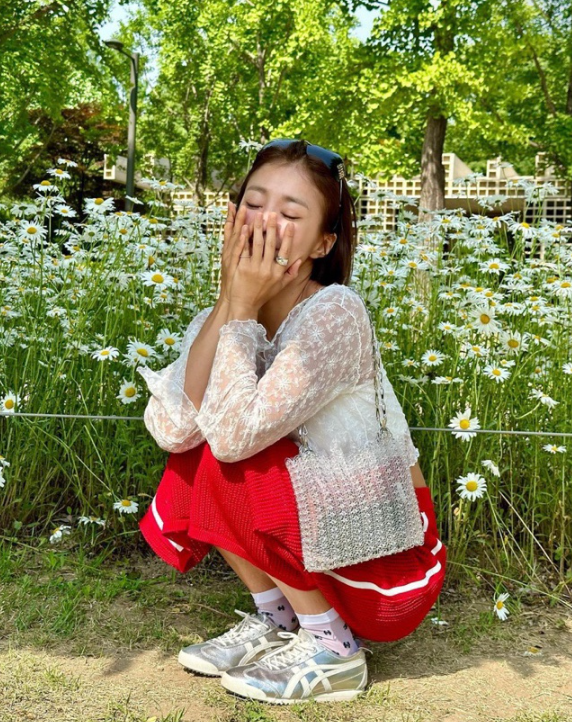  30대 엄마 등원룩 패션으로 이시영의 아식스 오니츠카 타이거 멕시코 66 운동화 패션 코디