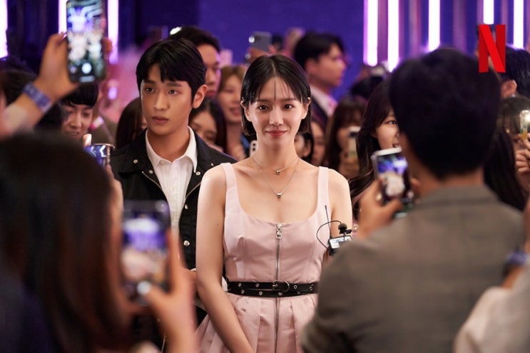 <b>넷플릭스</b> 셀러브리티 결말 bbb... 알았던 <b>인플루언서</b>가 라방을... 