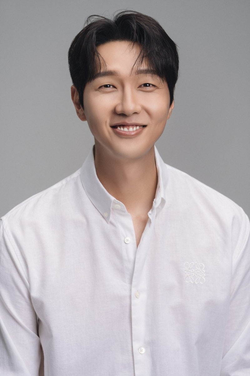 지현우 근황 노래 가수 밴드 오빠시대 오디션 조용필 단발머리 라이브 더넛츠 사거리그오빠