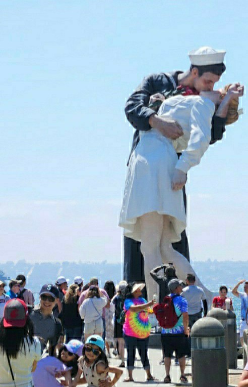  샌디에고 seaport village 키스 동상(kiss statue)