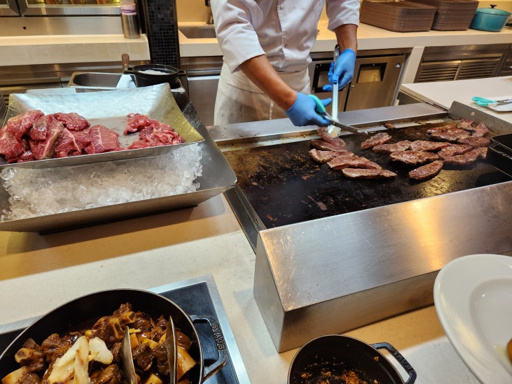  그랜드 워커힐 서울 더뷔페, 고기 생선 회 맛집!! 이벤트는 호텔뷔페
