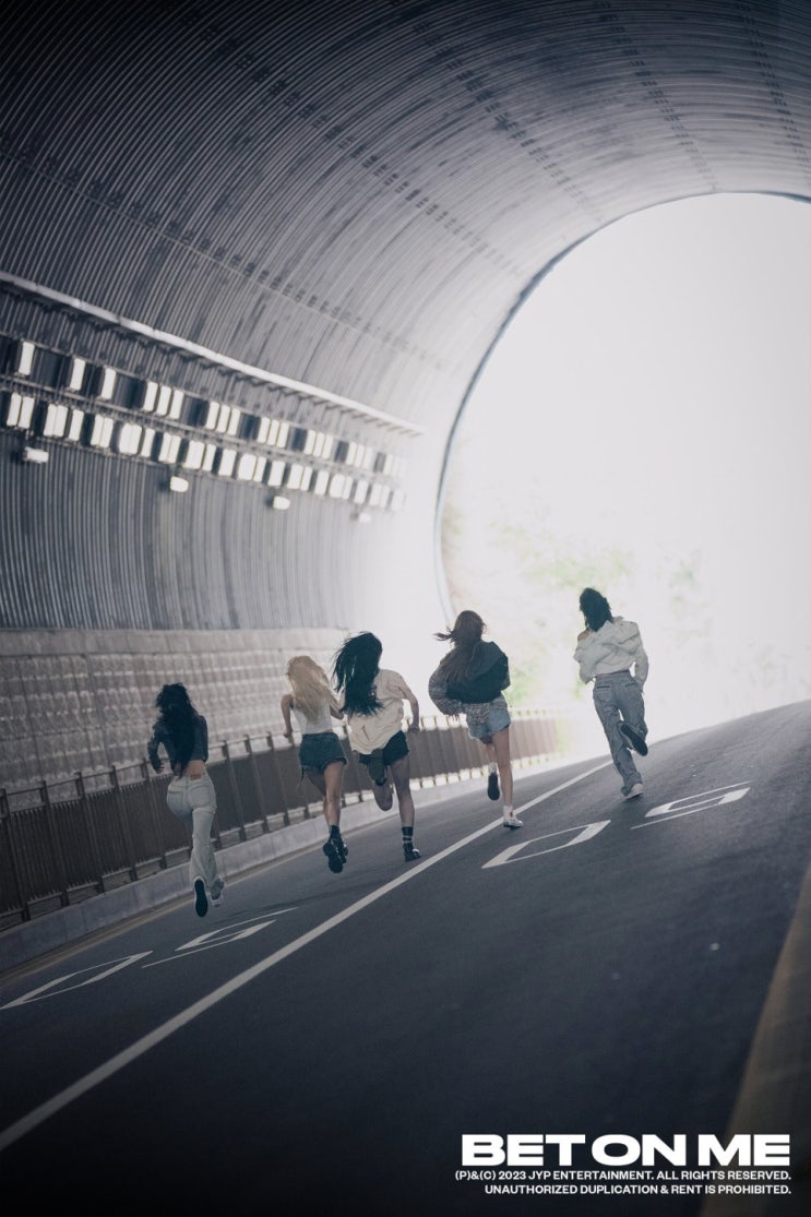 그룹 있지(ITZY), 5인5색 청춘의 얼굴...신곡 '벳 온 미' 뮤직비디오 티저 포스터 공개