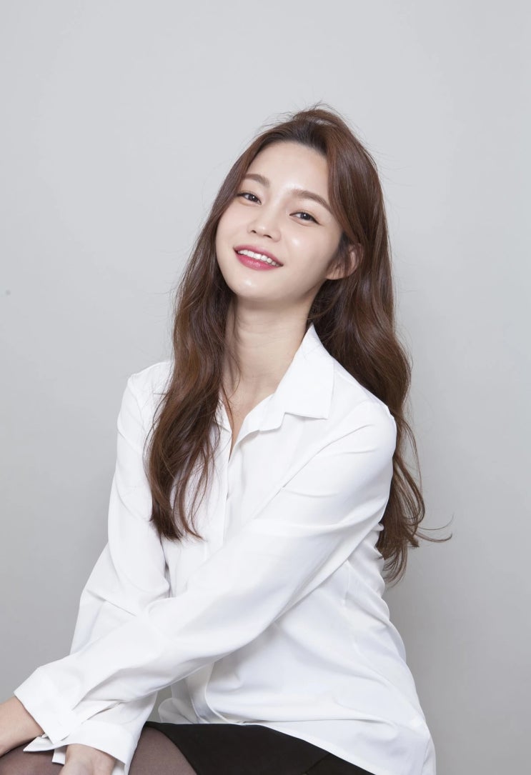 셀러브리티 안젤라 역으로 출연 한으뜸, 모델 출신 2014년부터 배우 활동 셀러브리티 안젤라 역으로 출연 한으뜸, 모델 출신 2014년부터 배우 활동