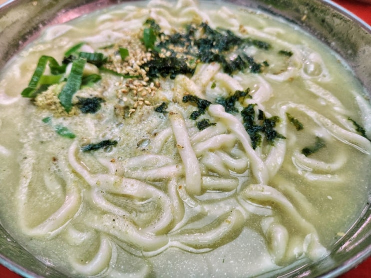  망원시장 가성비 맛집, 고향집 칼국수 3500원에 한끼 먹기
