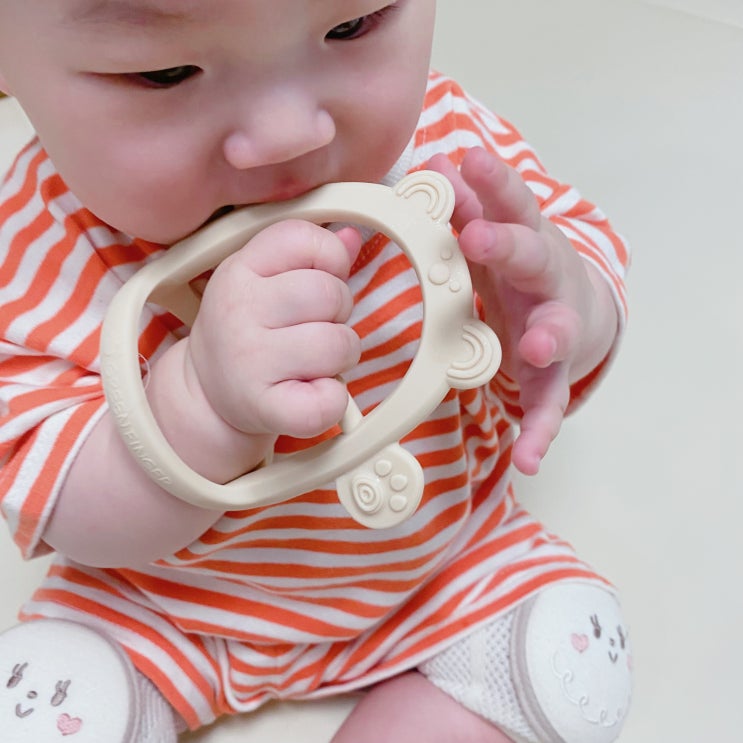 ㅣ치발기 추천ㅣ9개월 아기가 좋아하는 그린핑거 베베그로우 손목 치발기