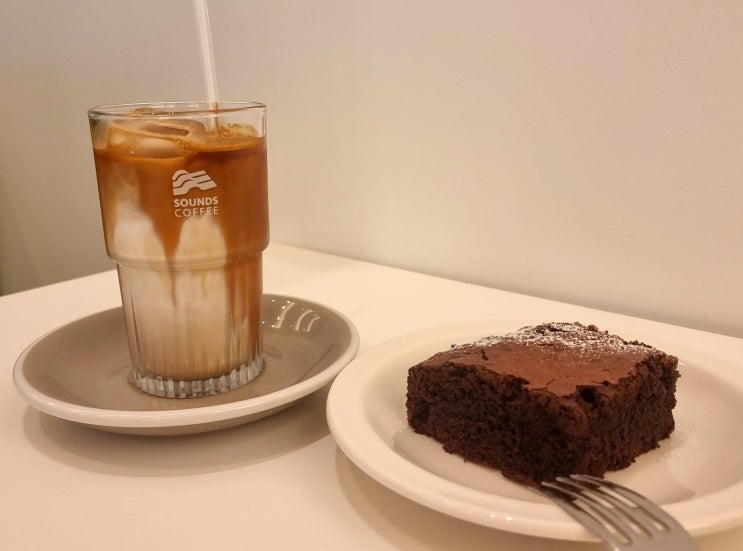  대구 유천동 카페] 초코 브라우니가 맛있는 '사운즈커피 월성'