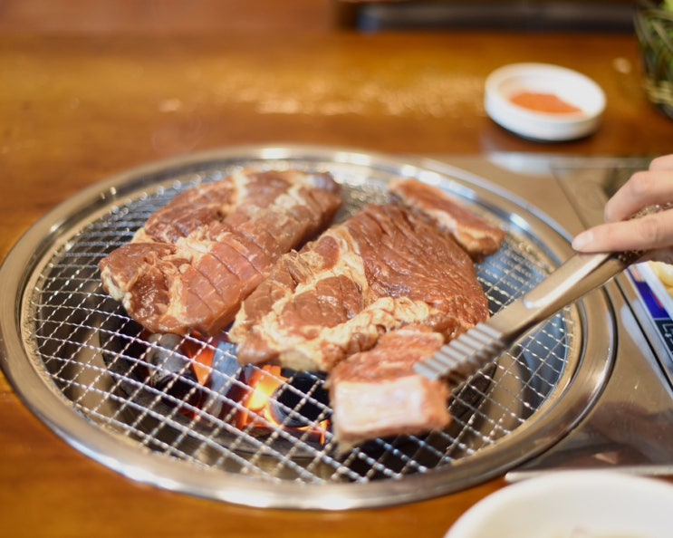 양평 돼지갈비 고기 맛집 ‘우창갈비'