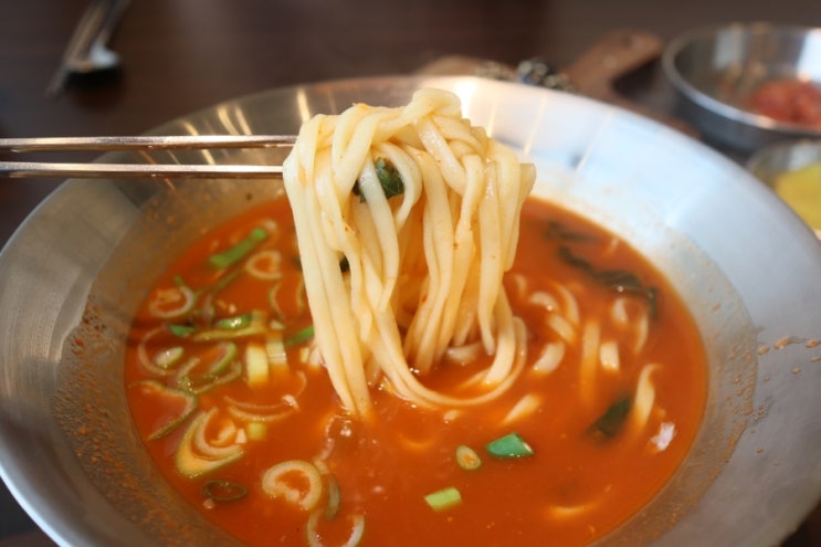  울산 호계 칼국수 얼큰한 매운칼국수가있는 밀바라기