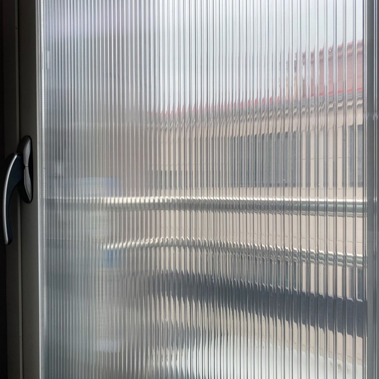복층 렉산 폴리카보네이트 로 거실 창문 가림막 설치해 주었어요