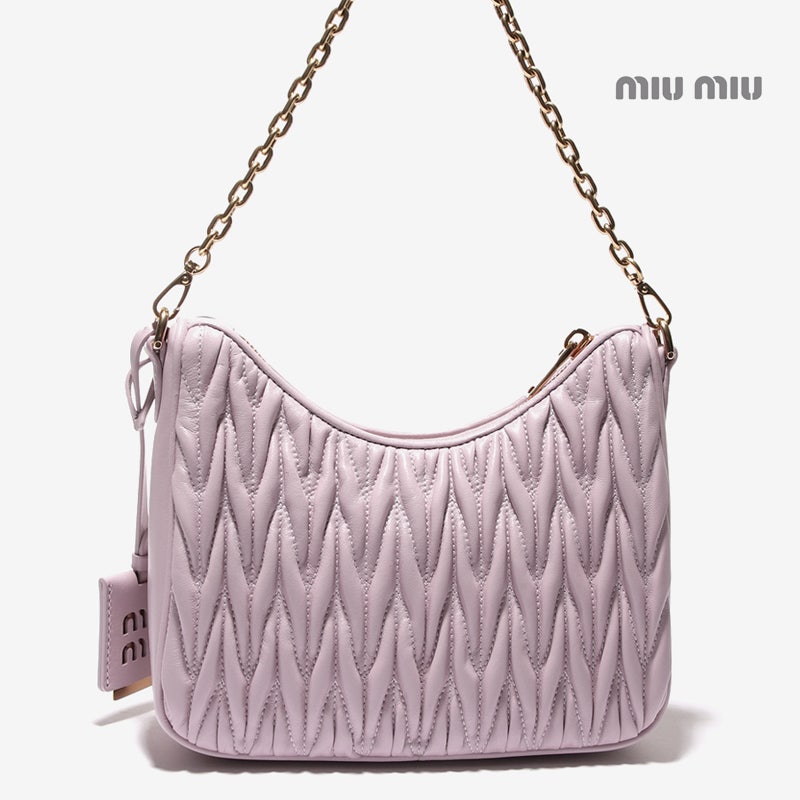 미우미우 23SS MATELASSE 나파레더 체인 스트랩 숄더백 AP
