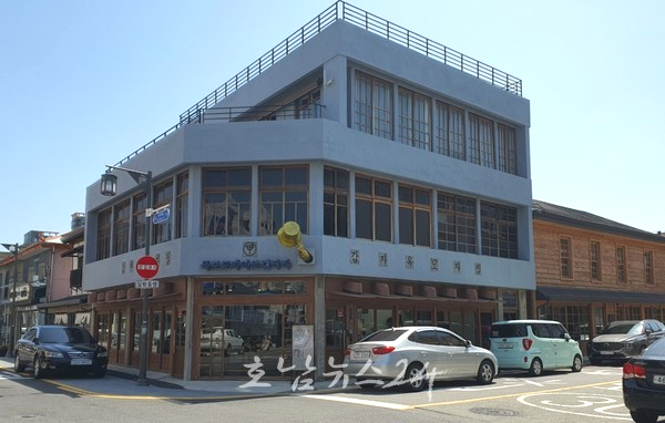  목포시 구)갑자옥 모자점 리모델링 후 목포모자아트갤러리 개관