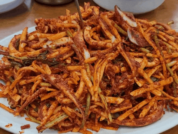  화끈하게 매우면서 막걸리를 부르는 오징어볶음, 여로집 영등포본점