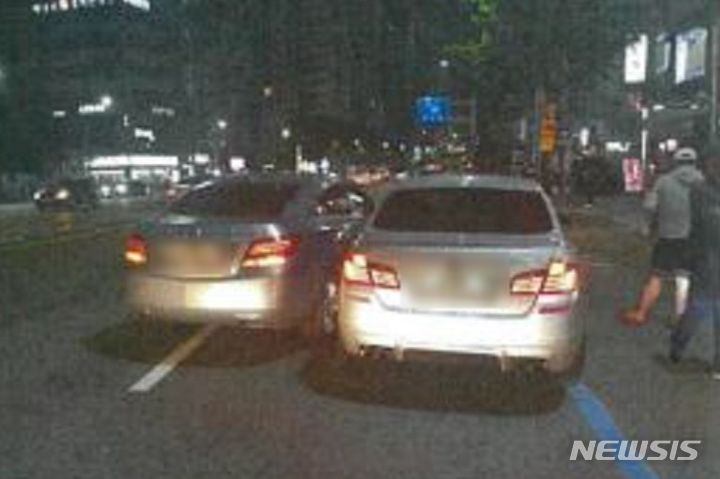 "차에 앉아서 돈 벌 사람 오세요" 교통사고 보험사기단 적발 "차에 앉아서 돈 벌 사람 오세요" 교통사고 보험사기단 적발