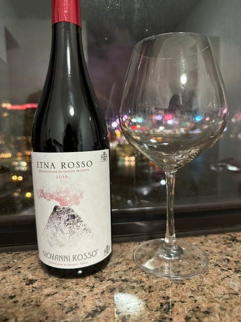  [네렐로 마스칼레제] Giovanni Rosso Etna Rosso 2019 :: 나와 궁합이 맞지 않았지만, 복합성이 뛰어나다는 평을 받는 특이한 와인